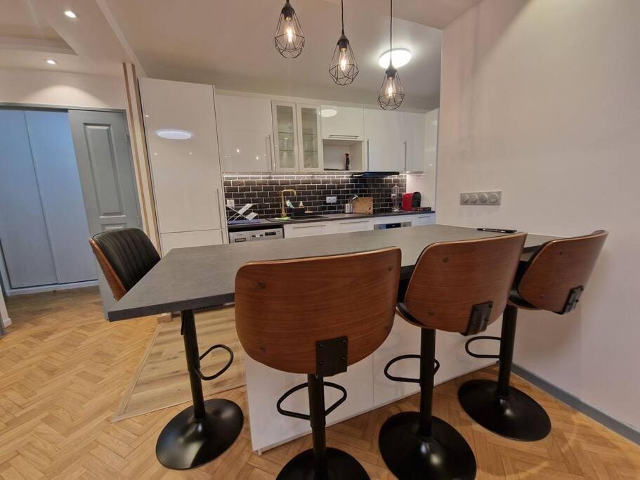 Lounge or bar