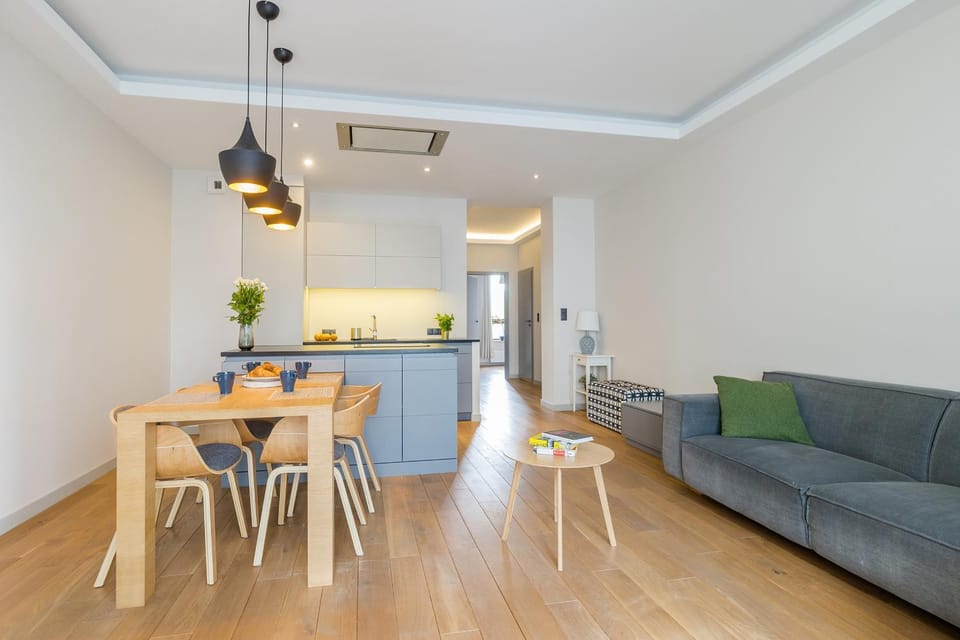 Kitchen or kitchenette, Living room, Seating area, Dining area