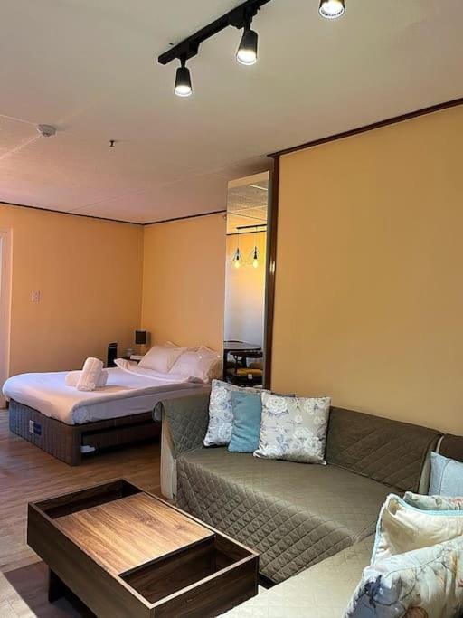Cozy Studio Unit in Zone Vill Condominium-Montinola Subdivision Apartment in Baguio