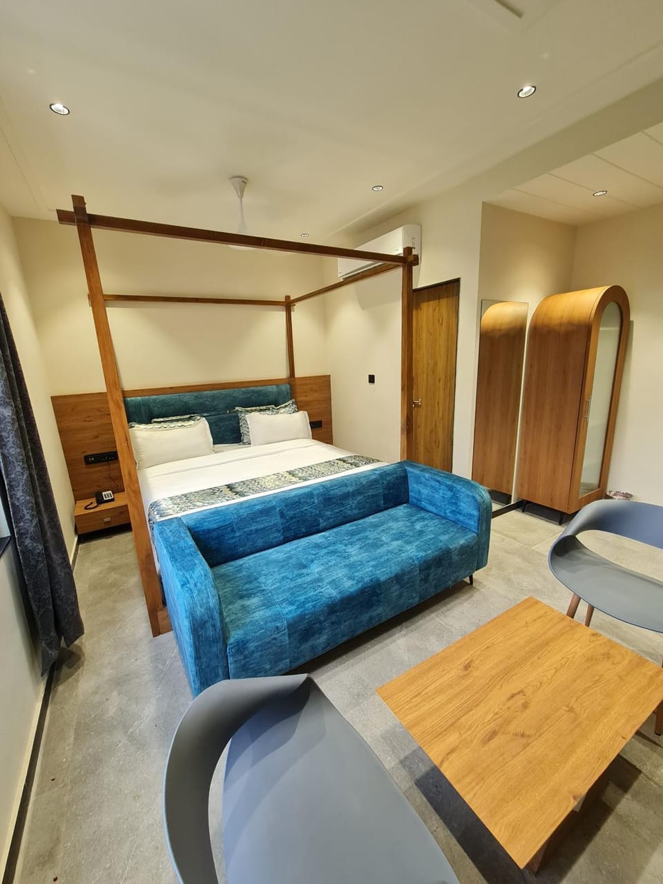 Bed, Photo of the whole room, Bedroom