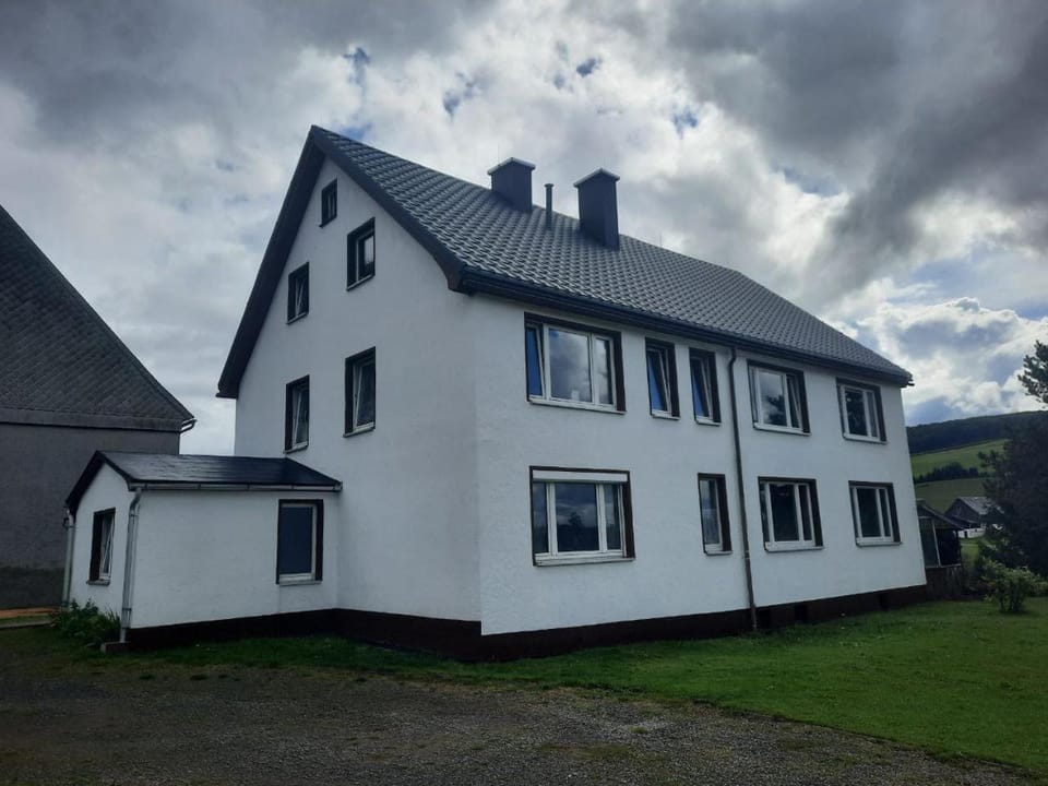 Property building, Day