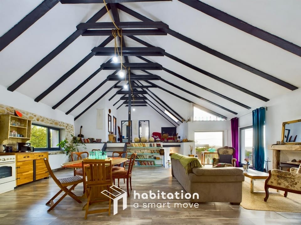 Kitchen or kitchenette, Living room, Seating area, Dining area, fireplace