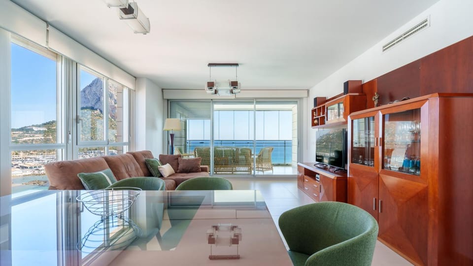 TV and multimedia, Living room, Dining area
