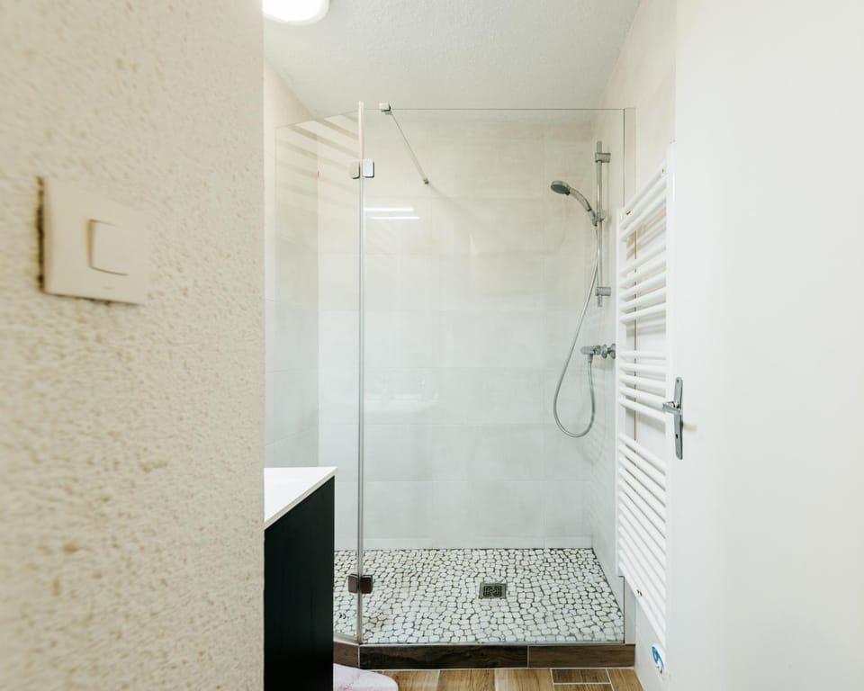 Bathroom, Living room