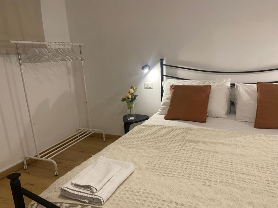 85 mjka house free parking COMO Apartment in Lombardy