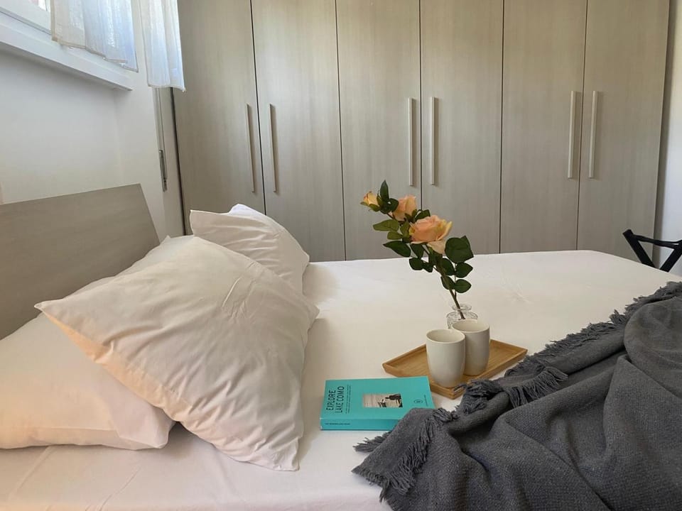 85 mjka house free parking COMO Apartment in Lombardy