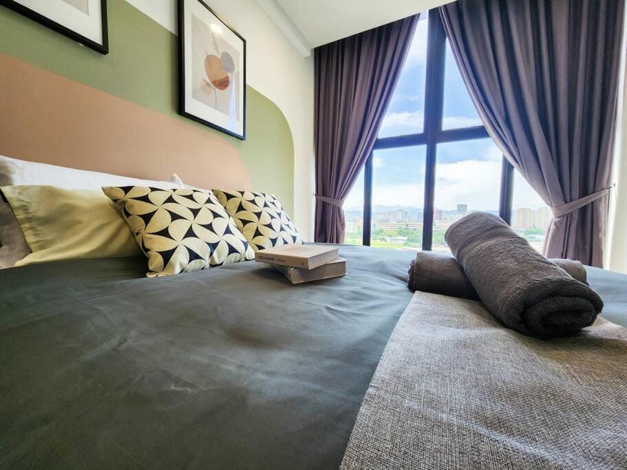 Bed, Bedroom, towels