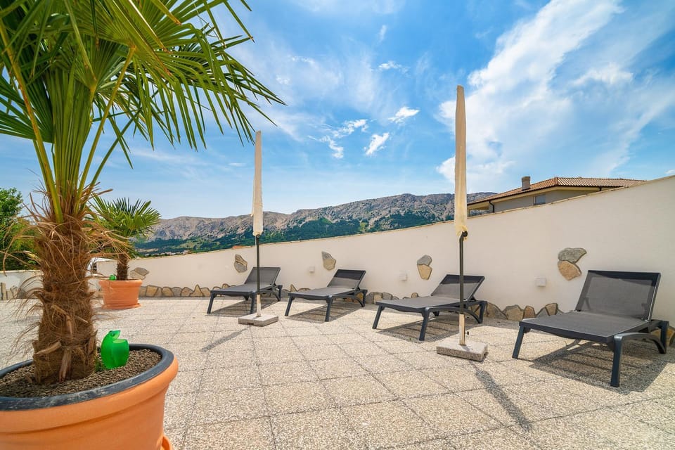 Studio Apartment Gerta with Terrace Apartment in Lika-Senj County