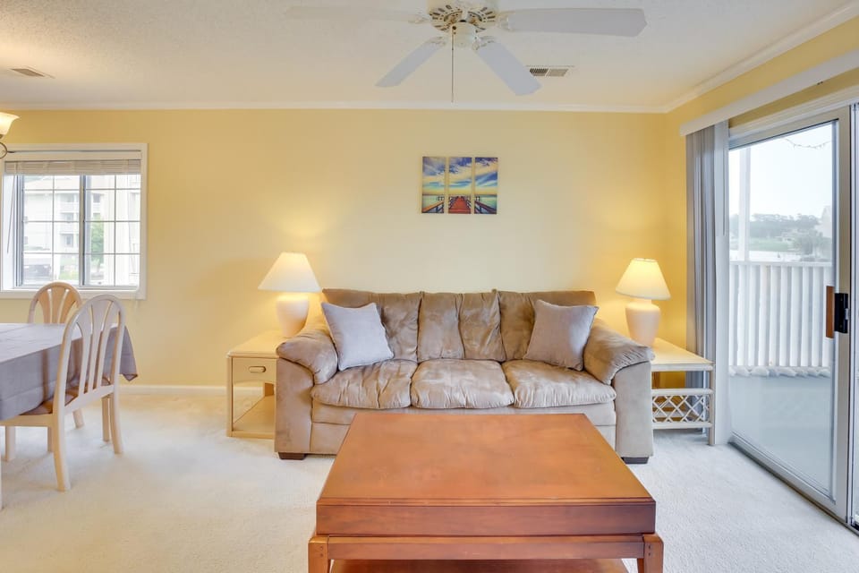 Water-View Haven ~ 6 Mi to Myrtle Beach! House in Little River