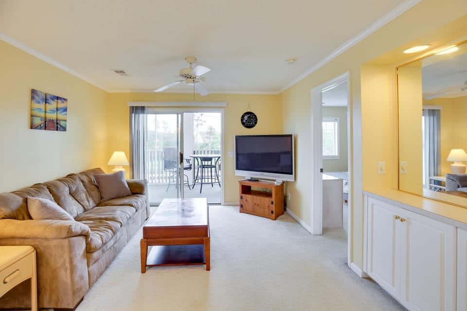 Water-View Haven ~ 6 Mi to Myrtle Beach! House in Little River