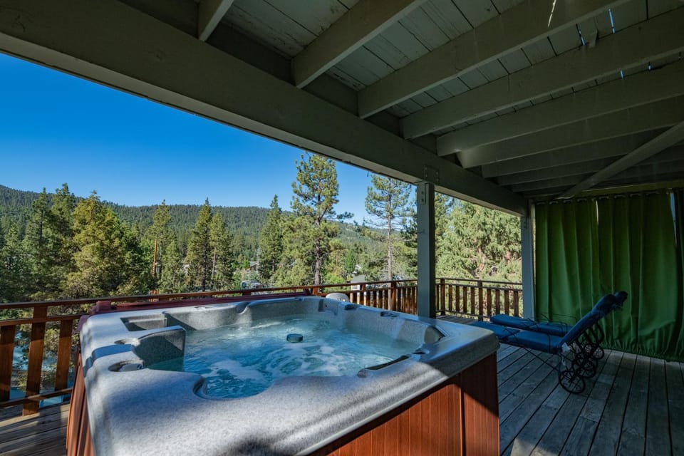 Natural landscape, Hot Tub, View (from property/room), Balcony/Terrace, Mountain view