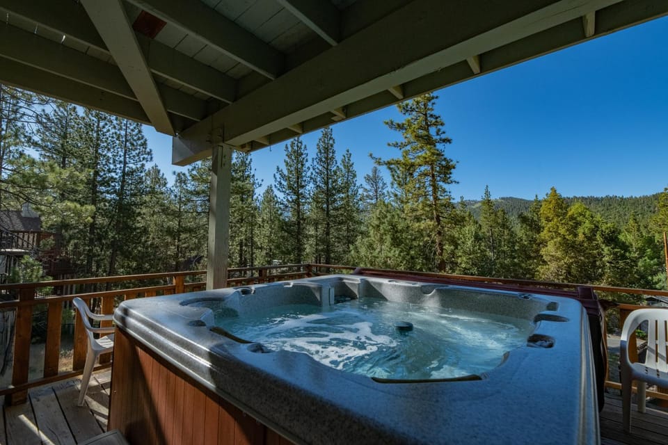 Day, Natural landscape, Hot Tub, Balcony/Terrace, Mountain view