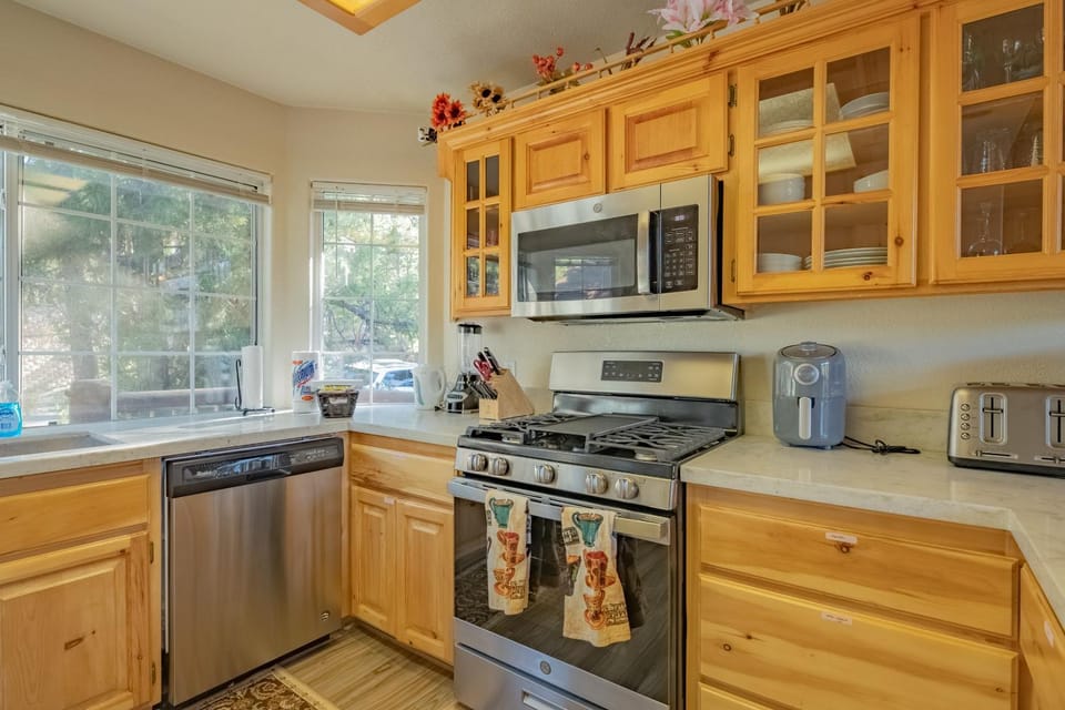 Coffee/tea facilities, Kitchen or kitchenette, dishwasher, minibar, pet friendly, stove, toaster