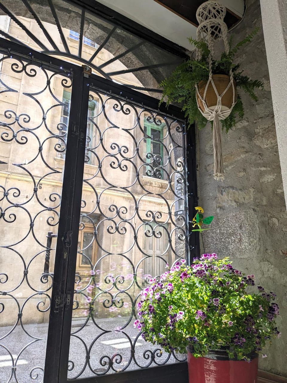 Facade/entrance