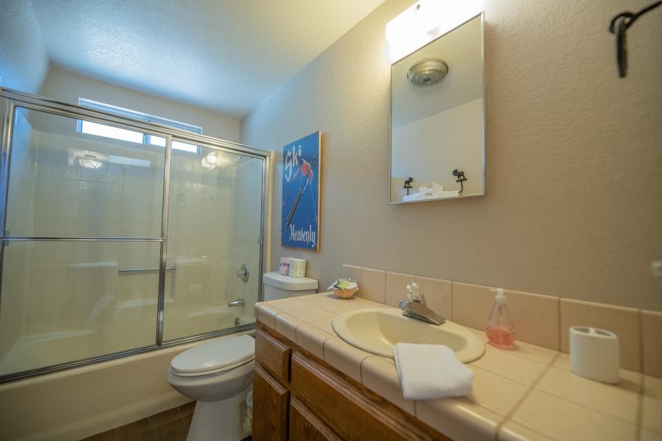 Shower, Toilet, Bathroom, Bath