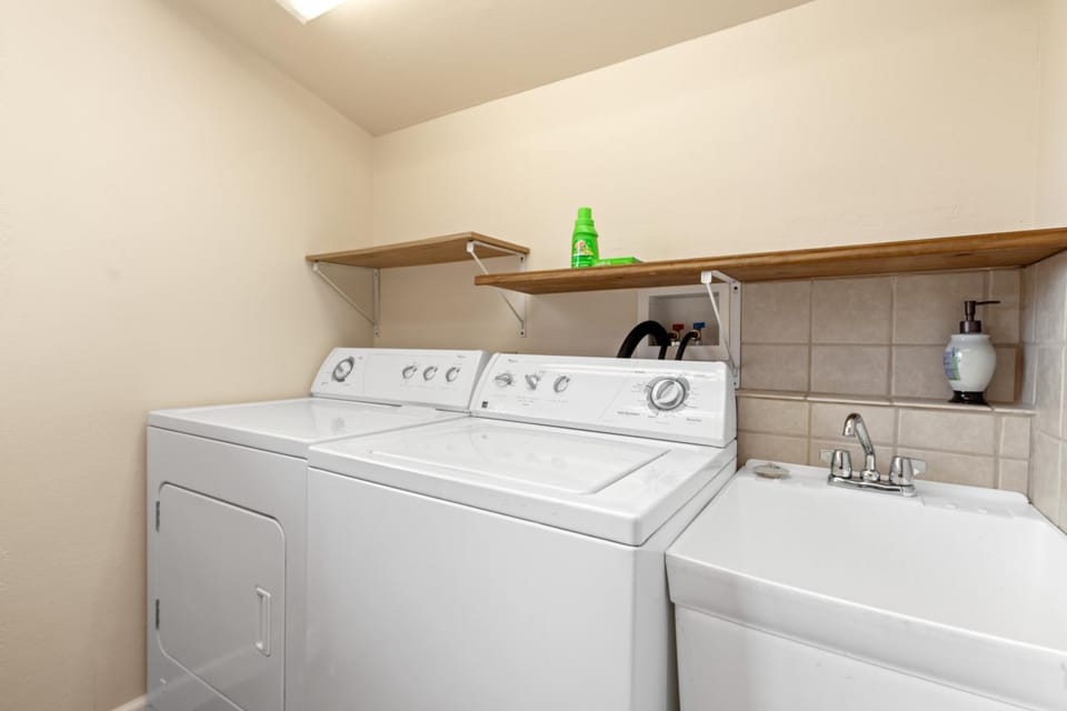 Kitchen or kitchenette, laundry, dryer