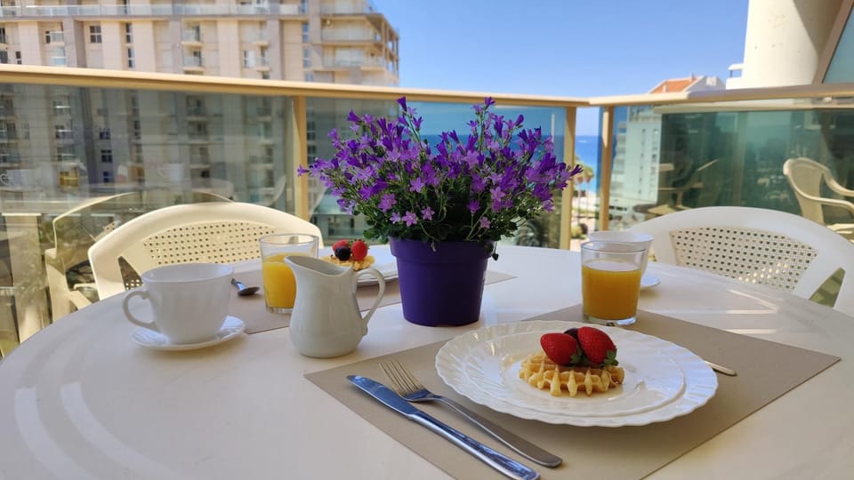 Coffee/tea facilities, View (from property/room), Balcony/Terrace