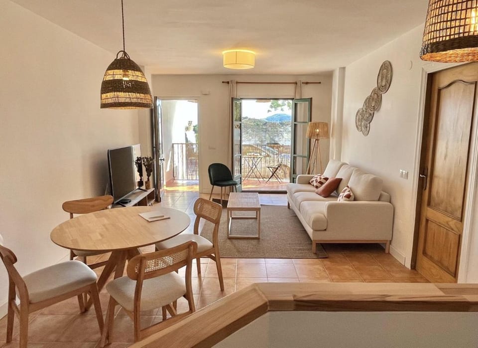 TV and multimedia, Balcony/Terrace, Living room, Dining area