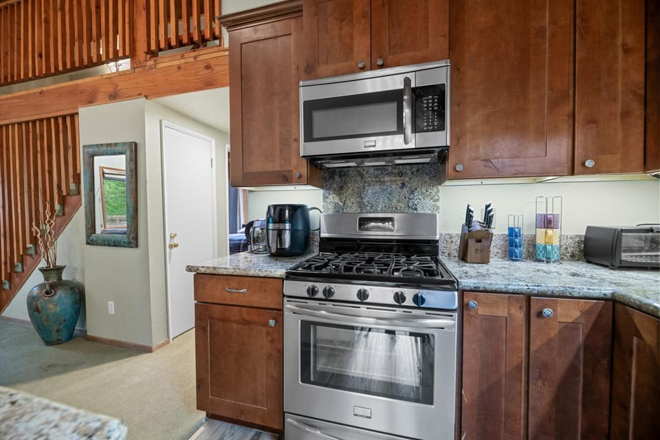 Kitchen or kitchenette, kitchen