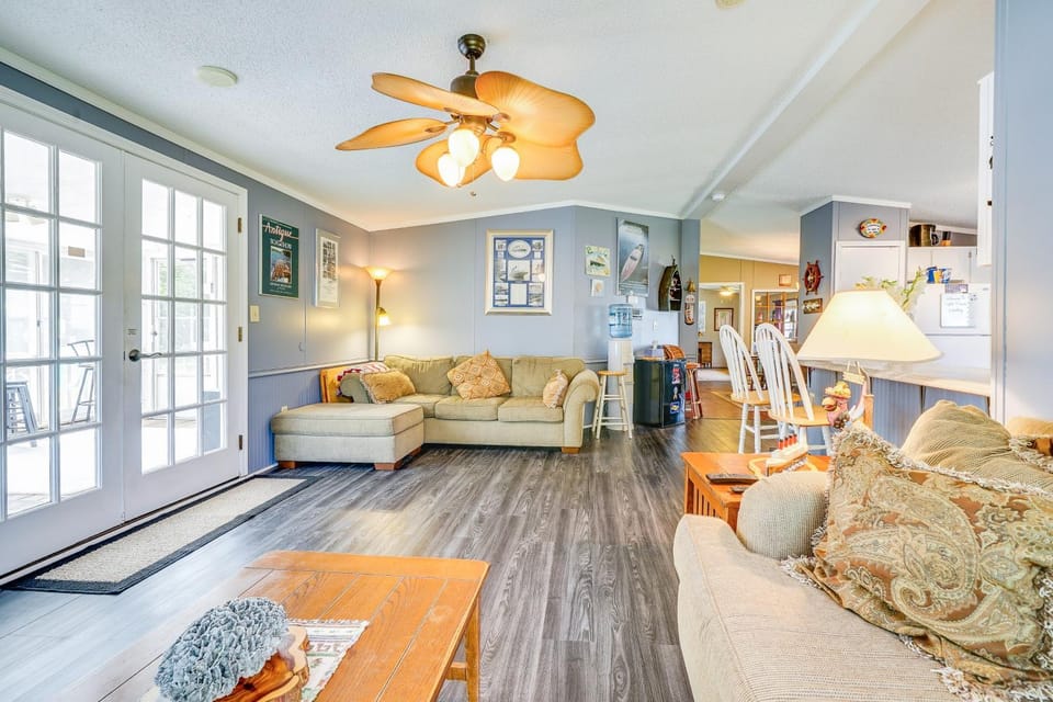 Secluded Hampstead Vacation Rental with Deck! House in Surf City
