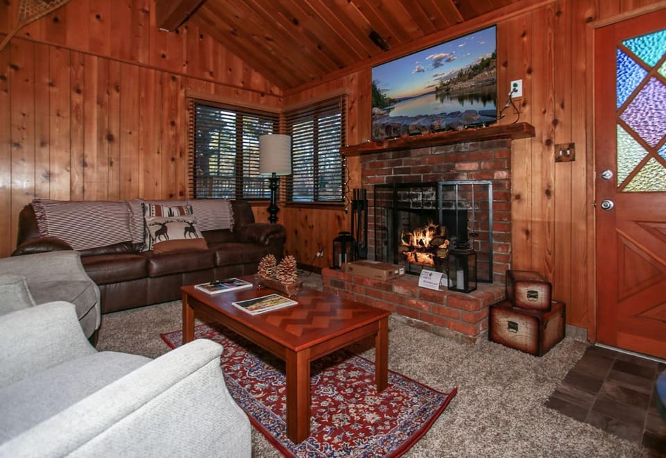 TV and multimedia, Living room, Seating area, flat iron