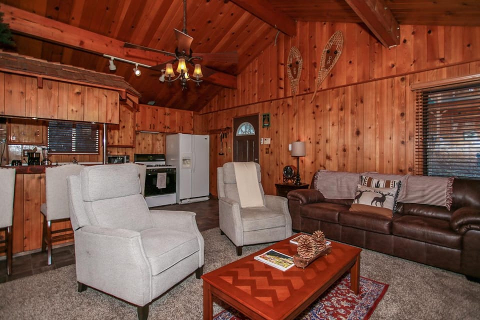 Kitchen or kitchenette, Living room, Seating area