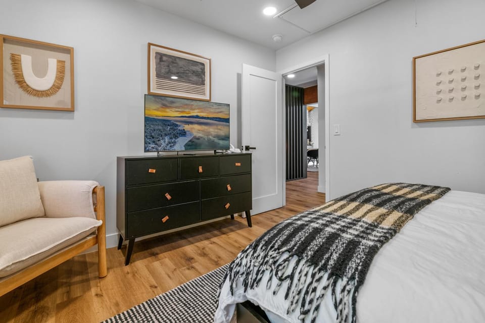 Ski View Chalet - Prepare to be awestruck with the breathtaking and massive mountain views! House in Big Bear