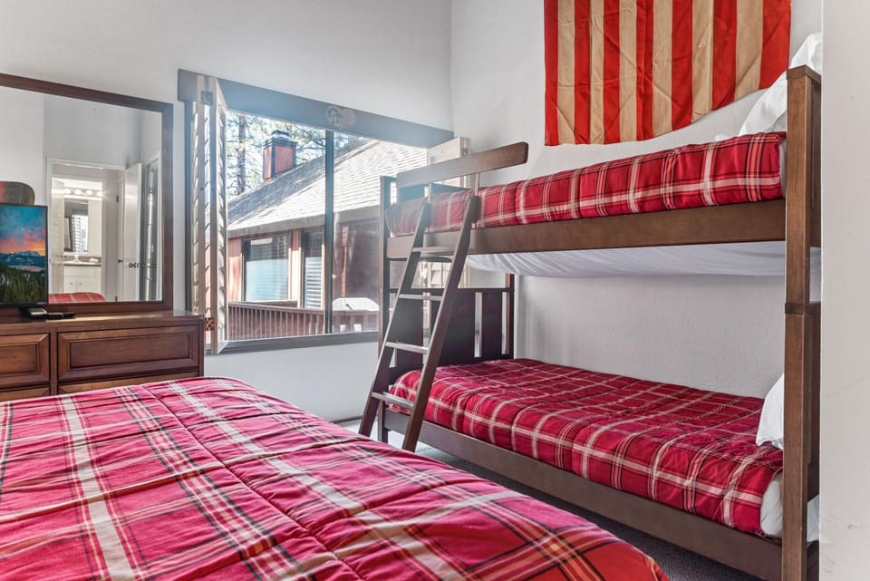 Bed, Bedroom, bunk bed, wardrobe