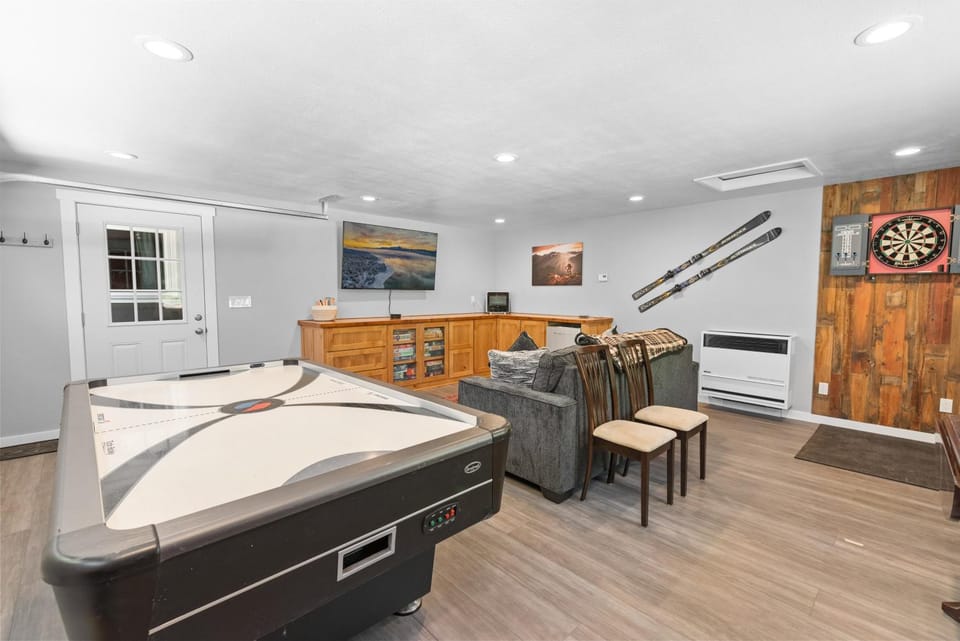 Game Room, TV and multimedia, Seating area