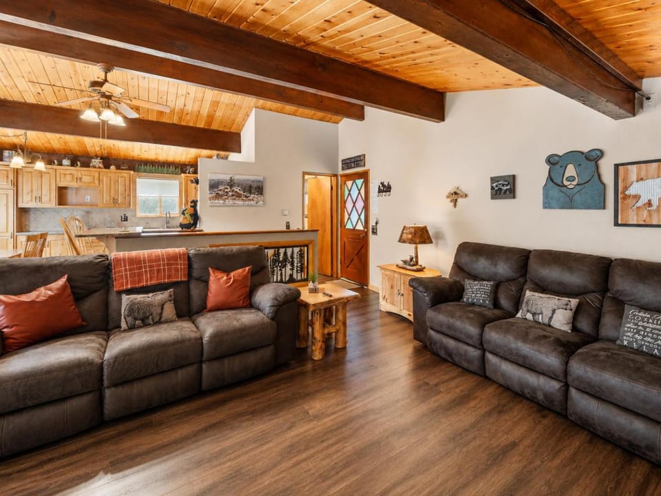 Living room, Seating area, kitchen