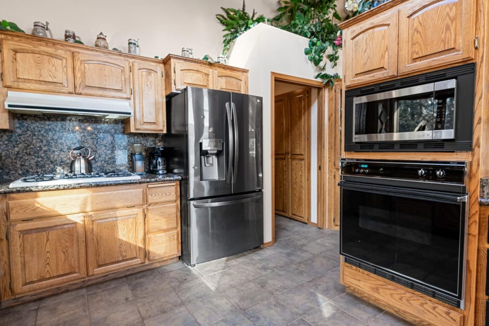 Kitchen or kitchenette, minibar, pet friendly, stove