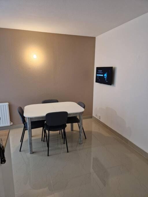 Résidence Du Grand Stade Apartment in Saint-Denis, France