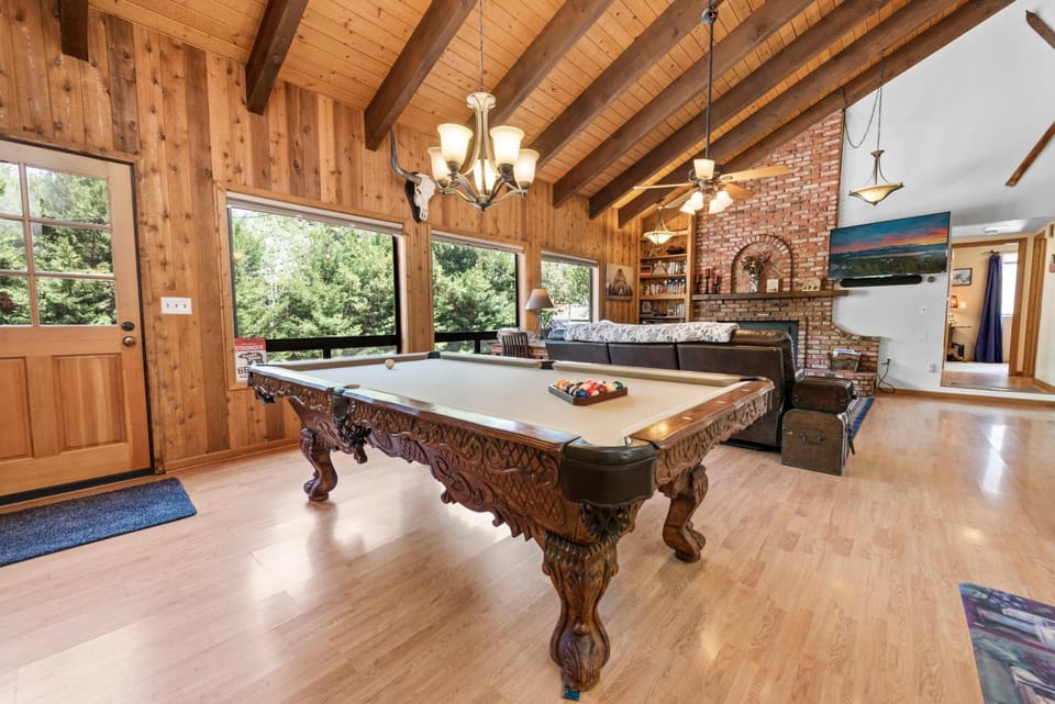Billiard, Living room