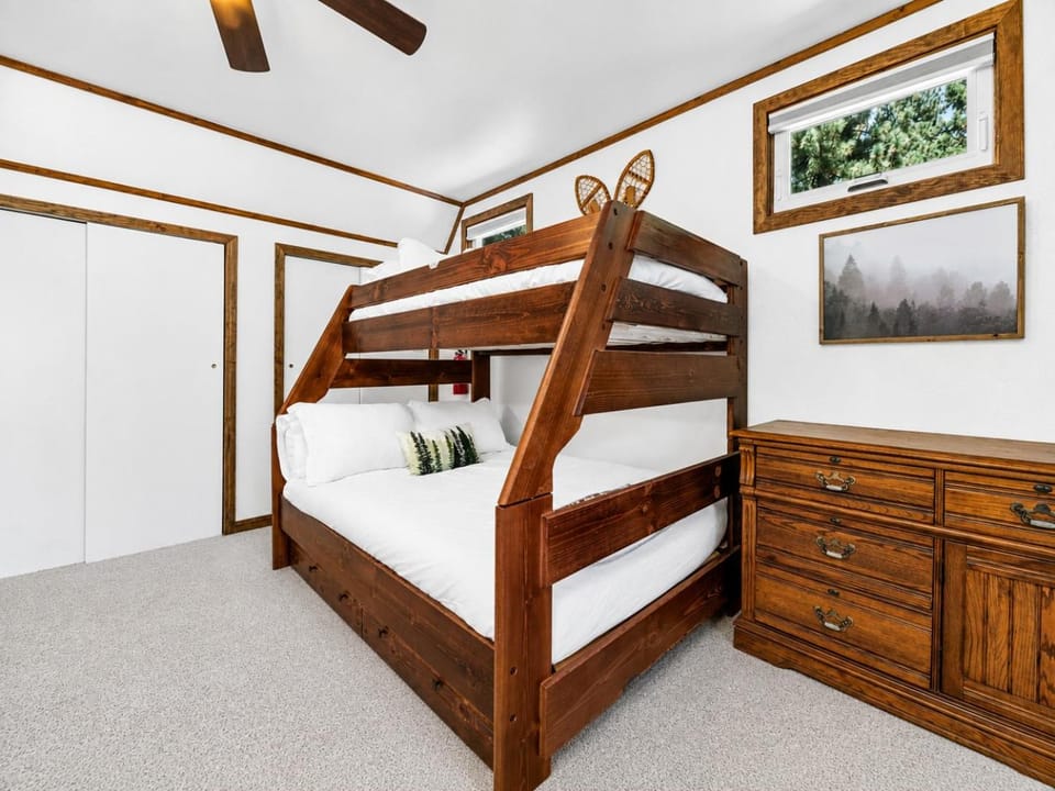 Bed, Bedroom, bunk bed