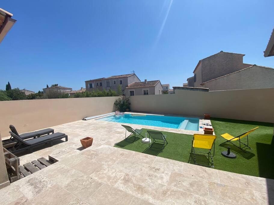 Swimming pool