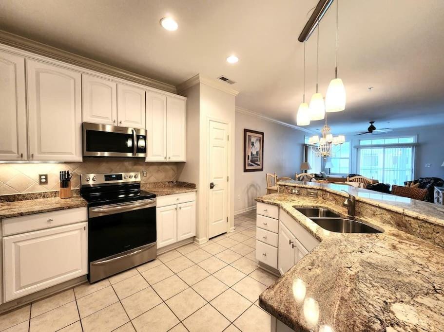 Kitchen or kitchenette, minibar, pet friendly, stove