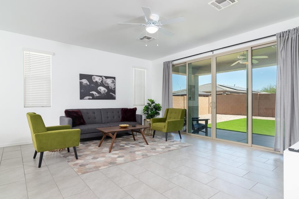 Living room, Seating area, fireplace