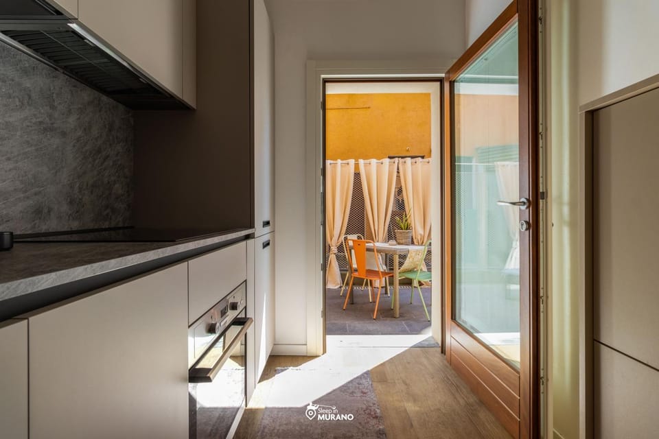 Balcony/Terrace, Kitchen or kitchenette, oven