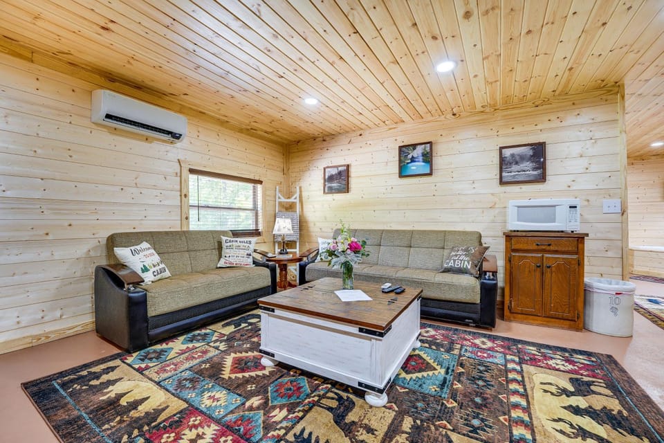 Charming Cabin Near Roaring River State Park! Cabin in Roaring River Township