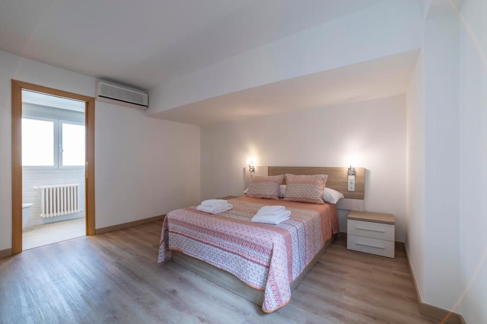 VALERIA-DREAMS Maestro Luna 3º Apartment in Zaragoza