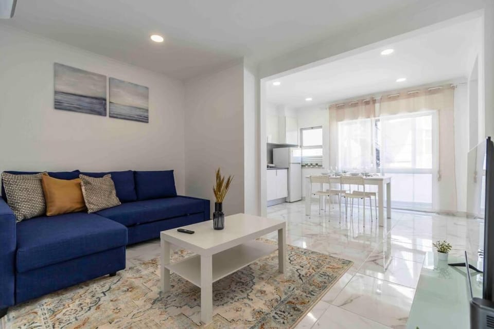 Modern Apartment Beach View Apartment in Praia de Armação de Pêra