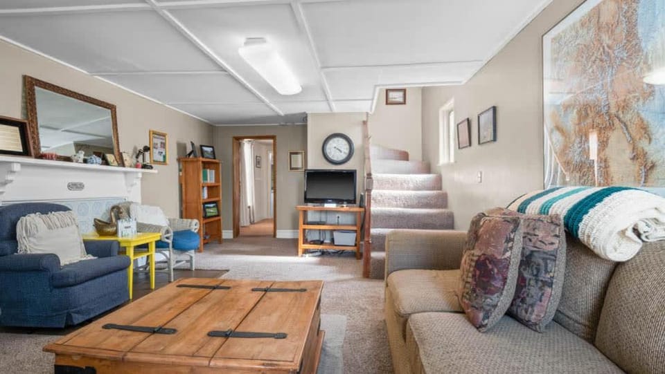 TV and multimedia, Living room, Seating area