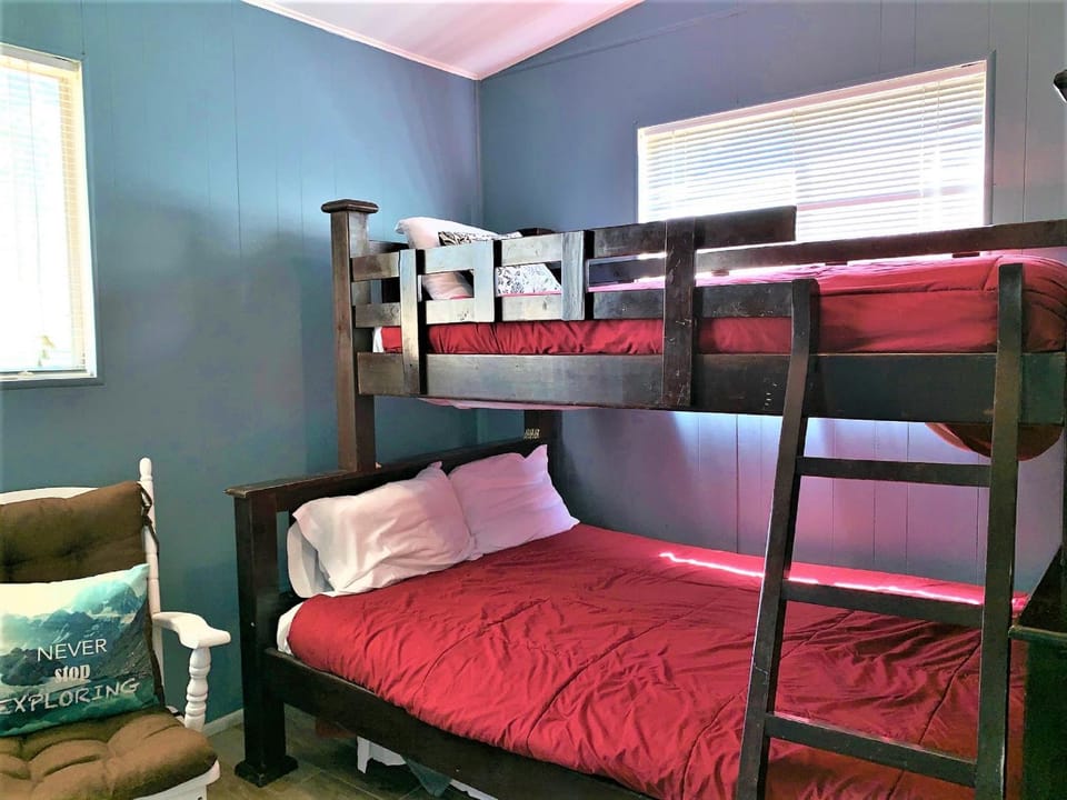 Bed, Bedroom, bunk bed