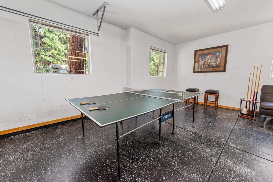 Game Room, Table tennis