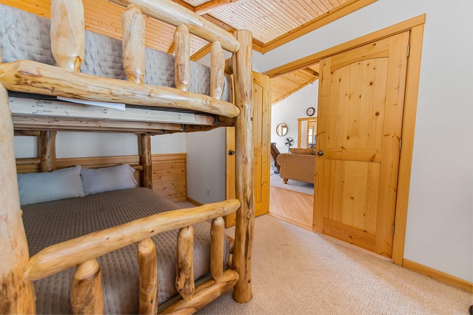 Bed, Bedroom, bunk bed