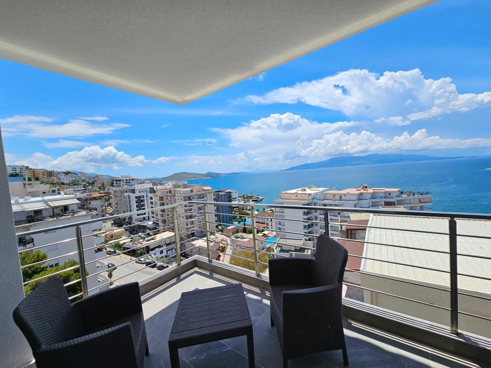 Day, Natural landscape, View (from property/room), Balcony/Terrace, Seating area, City view, Mountain view, Sea view