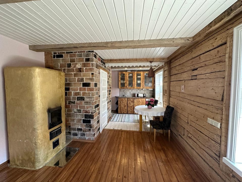 Kitchen or kitchenette, Photo of the whole room, Dining area