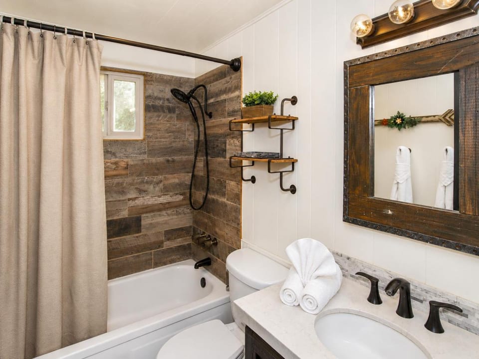 Bathroom, Bath