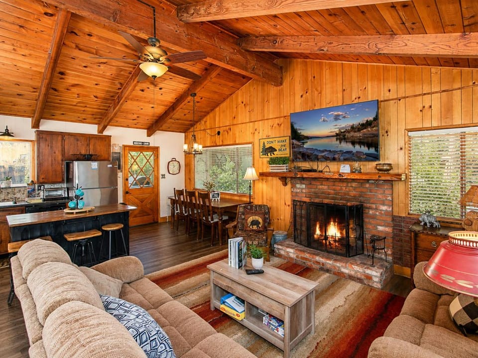 Living room, Seating area, kitchen