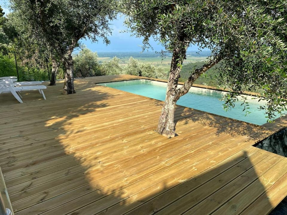 Day, Natural landscape, Garden, Garden view, Pool view, Swimming pool, sunbed